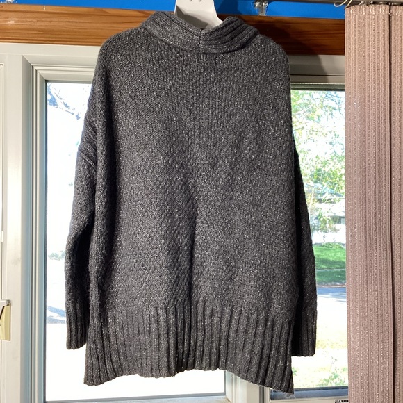 Jennifer Lopez Grey and Metallic Grey Cowl Neck Sweater Size Large - Picture 2 of 5
